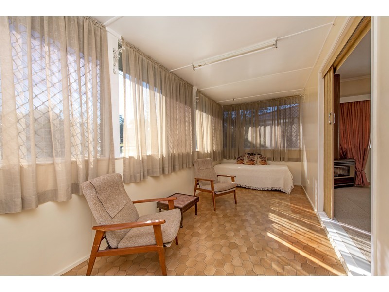 20 Geoffrey Street, Mount Lofty QLD 4350