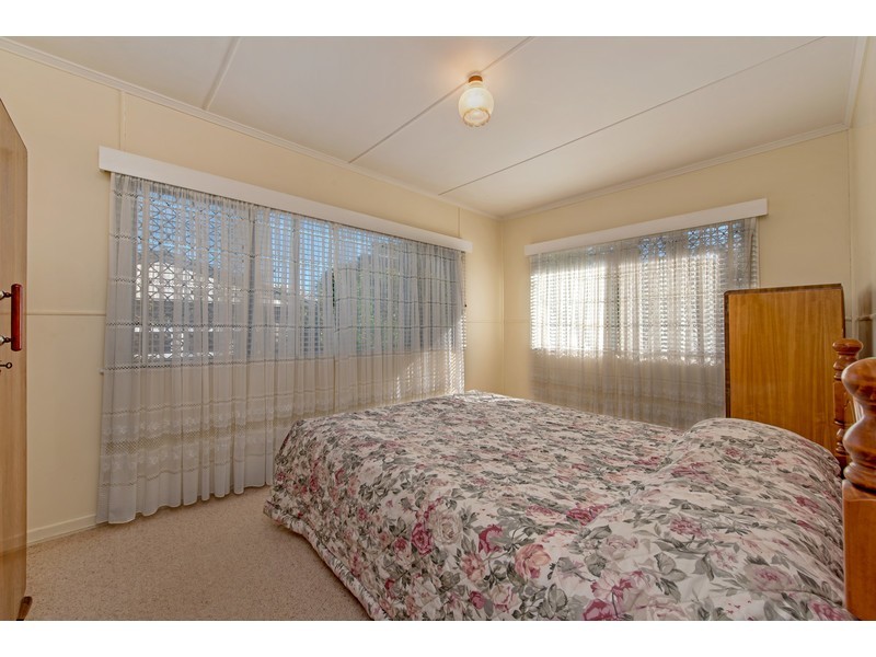 20 Geoffrey Street, Mount Lofty QLD 4350