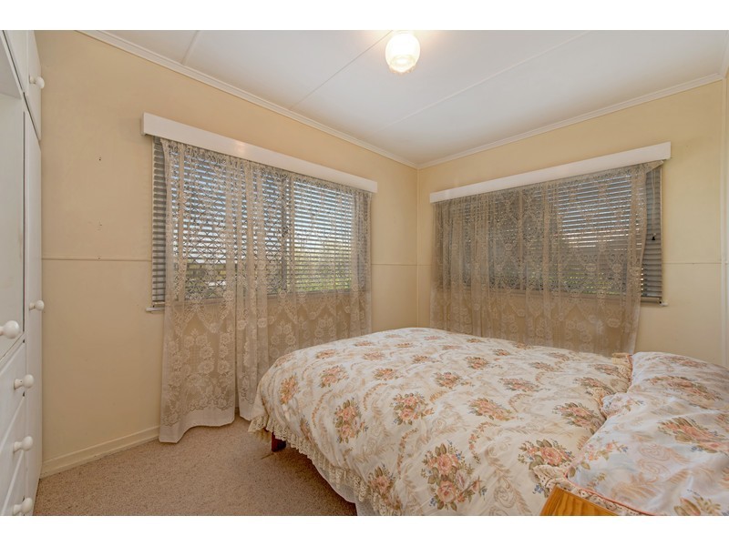 20 Geoffrey Street, Mount Lofty QLD 4350