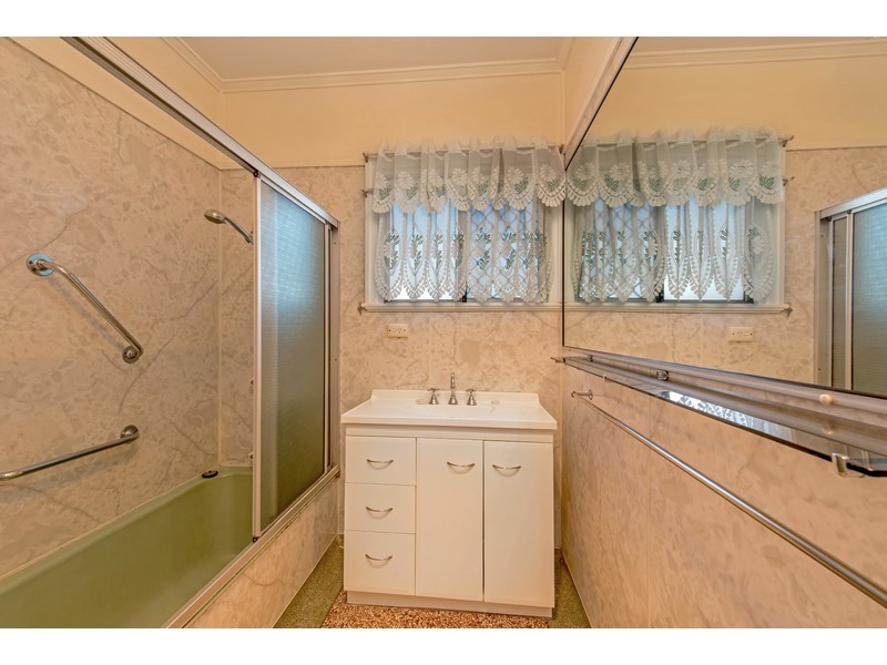20 Geoffrey Street, Mount Lofty QLD 4350