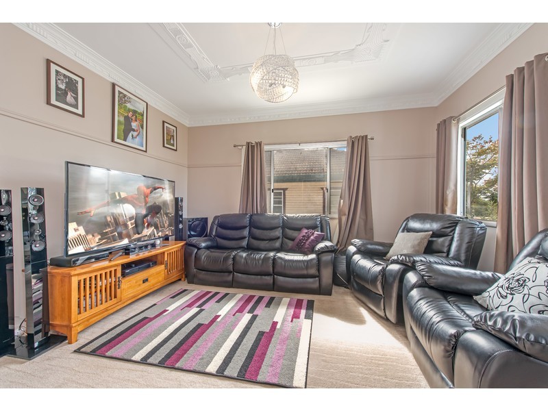 5a Cay Street, Newtown QLD 4350