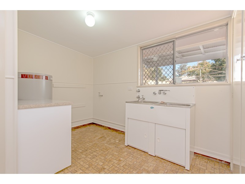 184 Taylor Street, Newtown QLD 4350
