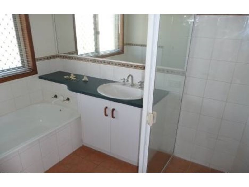 460 Hume Street, Middle Ridge QLD 4350