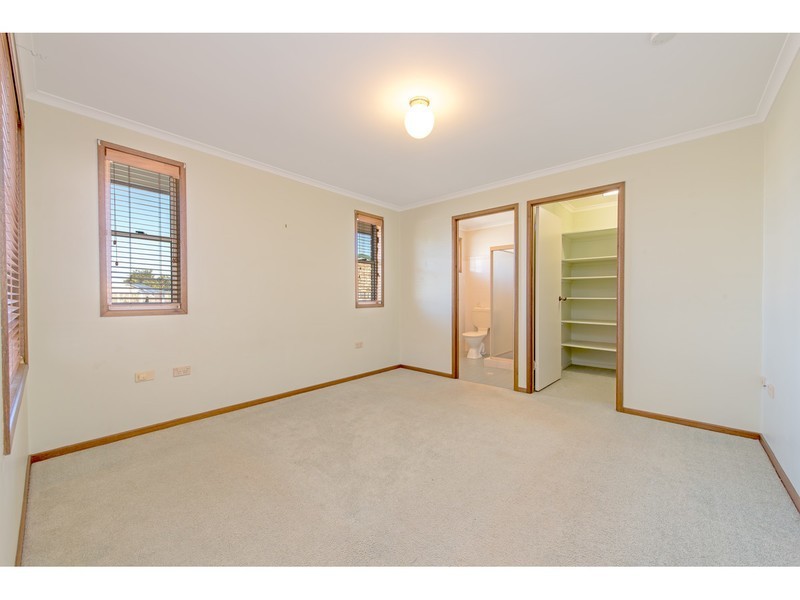 2 Silver Gum Court, Glenvale QLD 4350