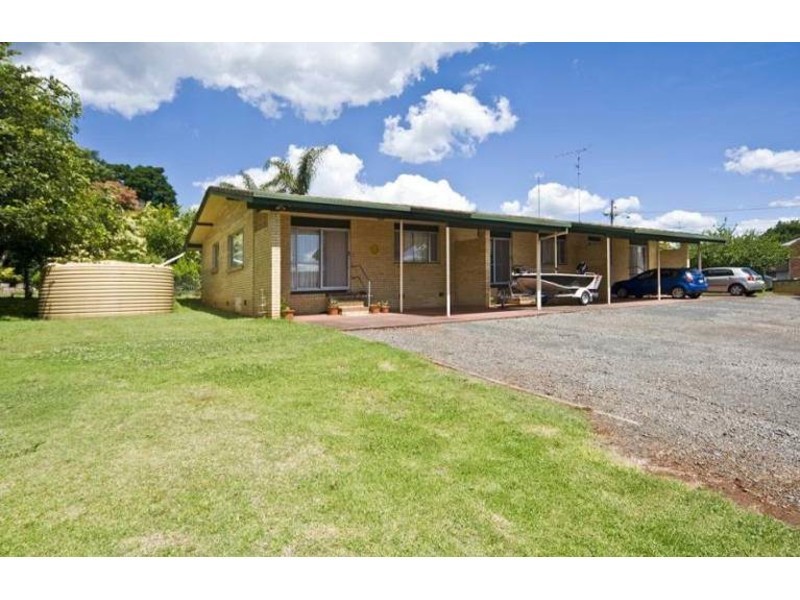 2/9 Daranlee Court, East Toowoomba QLD 4350