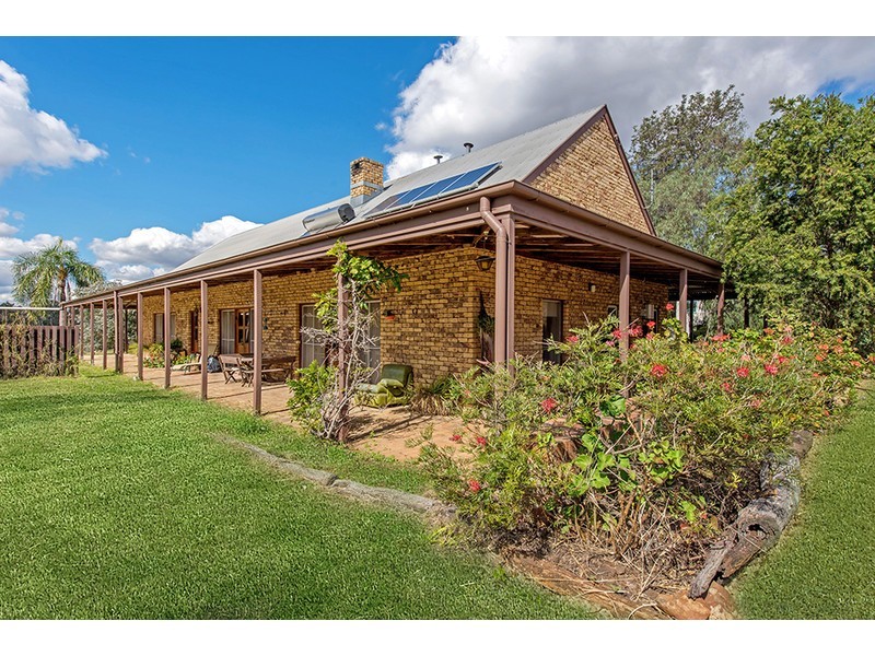 20 Barker Street, Goombungee QLD 4354