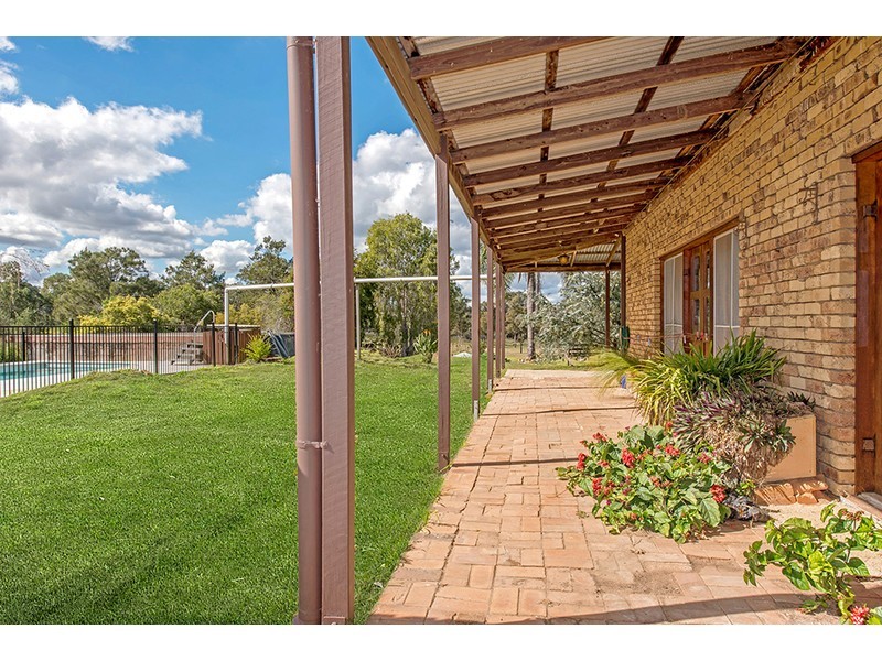 20 Barker Street, Goombungee QLD 4354