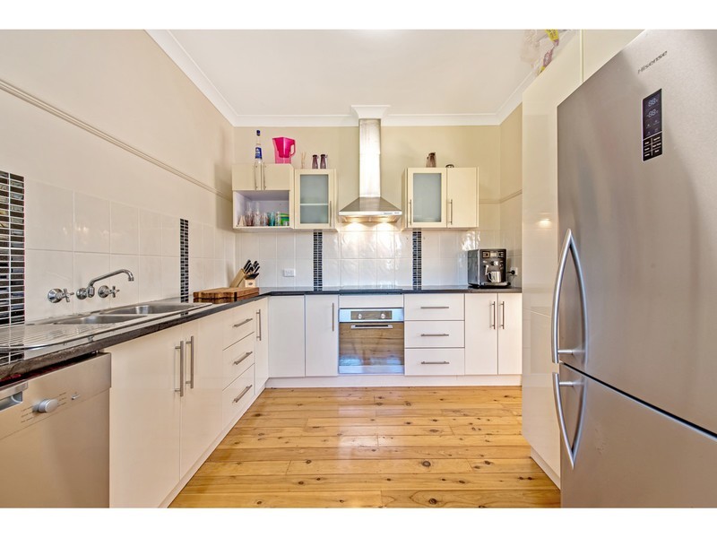 10 Rosina Street, Newtown QLD 4350