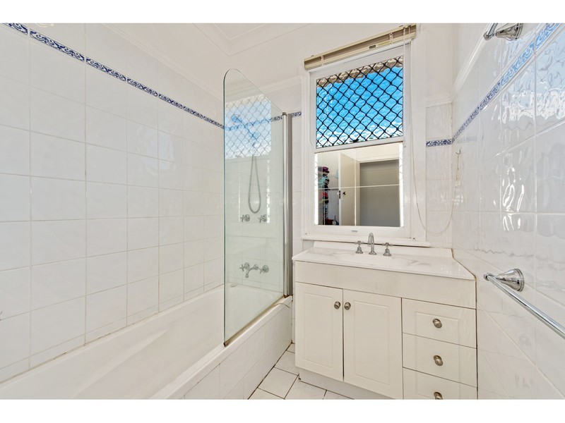 10 Rosina Street, Newtown QLD 4350