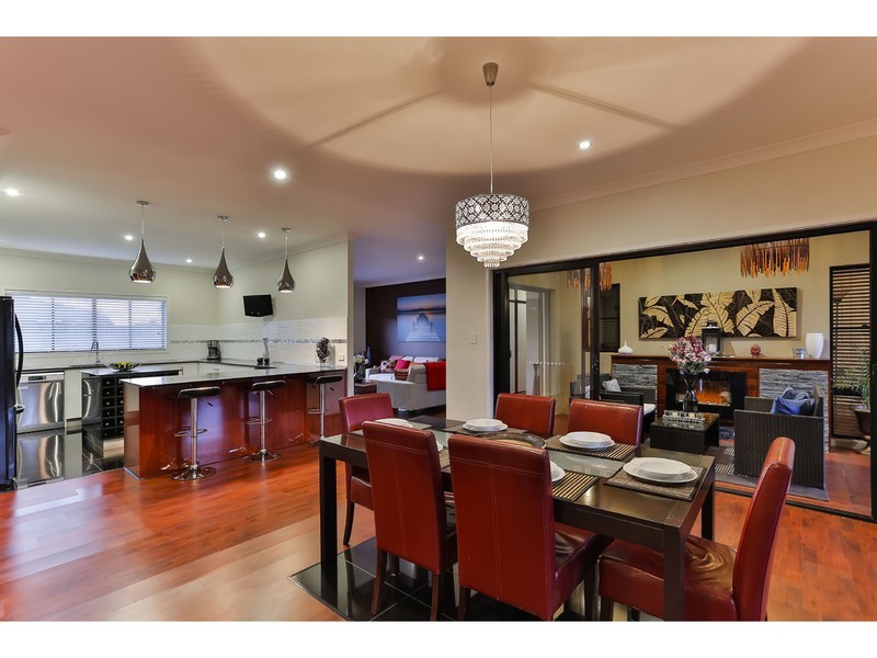 1 Caithness Court, Middle Ridge QLD 4350