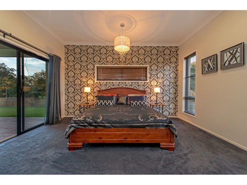 1 Caithness Court, Middle Ridge QLD 4350