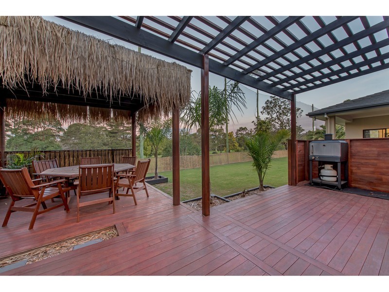 1 Caithness Court, Middle Ridge QLD 4350
