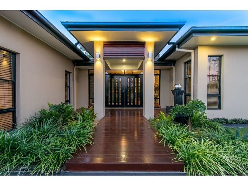 1 Caithness Court, Middle Ridge QLD 4350