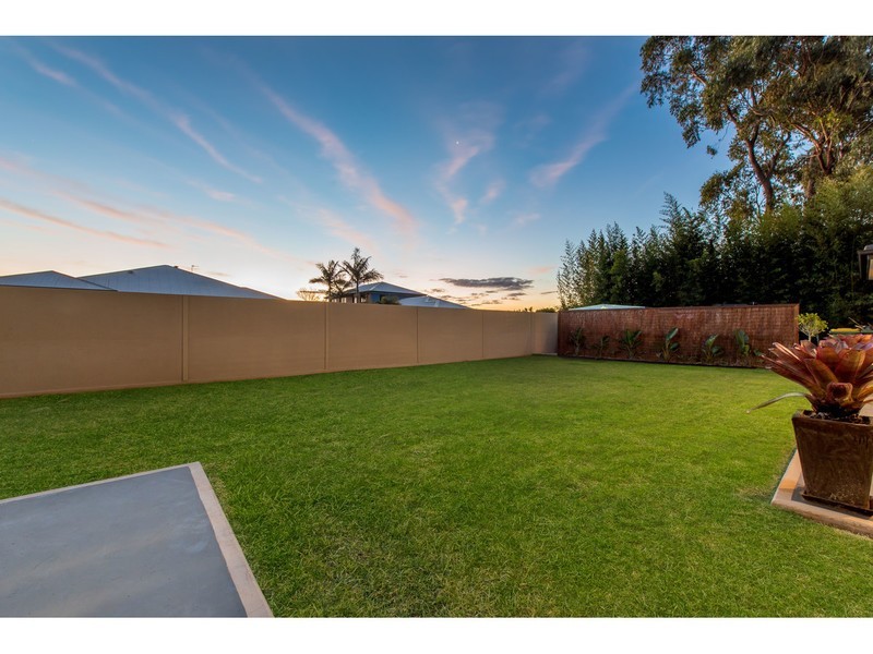 1 Caithness Court, Middle Ridge QLD 4350