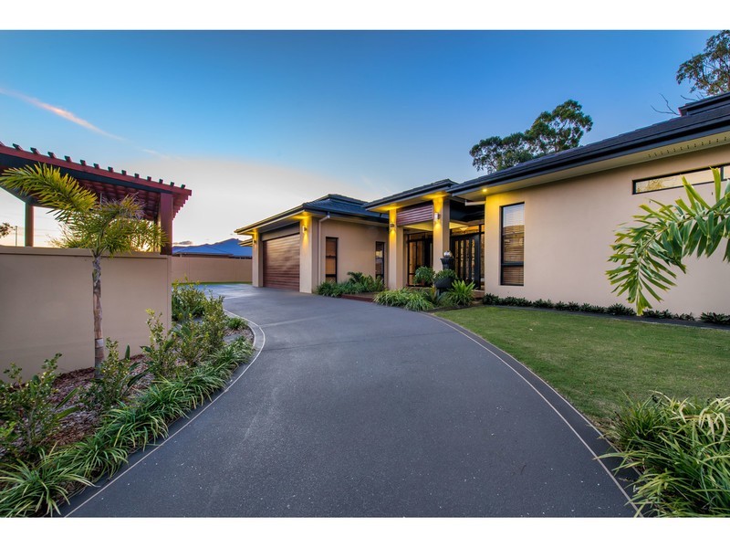 1 Caithness Court, Middle Ridge QLD 4350