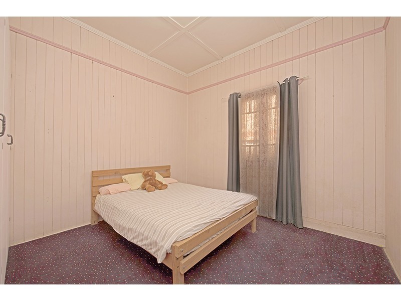 9 Pechey Street, South Toowoomba QLD 4350