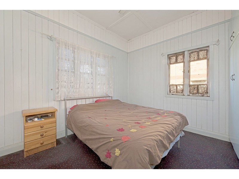 9 Pechey Street, South Toowoomba QLD 4350