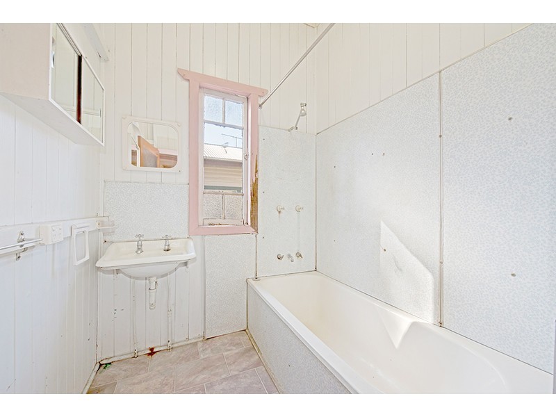 9 Pechey Street, South Toowoomba QLD 4350