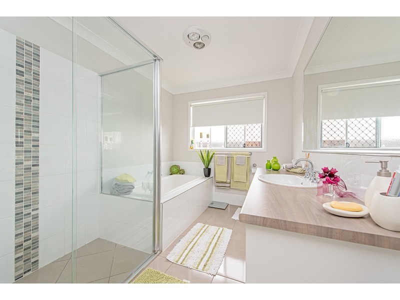 2/18 Tempest Drive, Glenvale QLD 4350