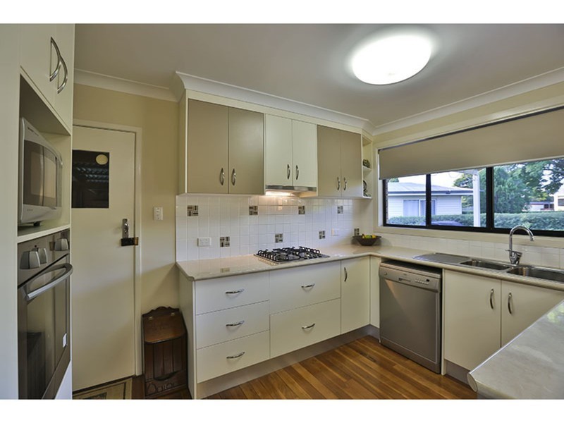 28 Patricia Street, Mount Lofty QLD 4350
