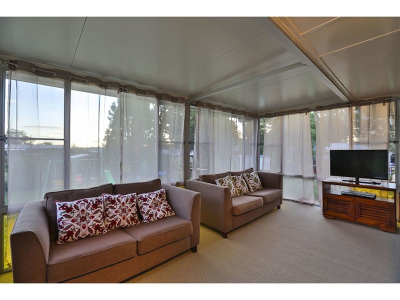 28 Patricia Street, Mount Lofty QLD 4350