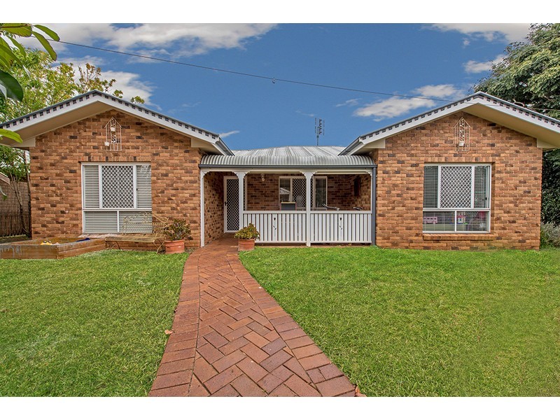 50 Liquidambar Street, Glenvale QLD 4350