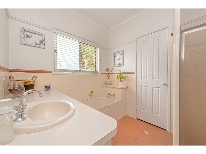 50 Liquidambar Street, Glenvale QLD 4350