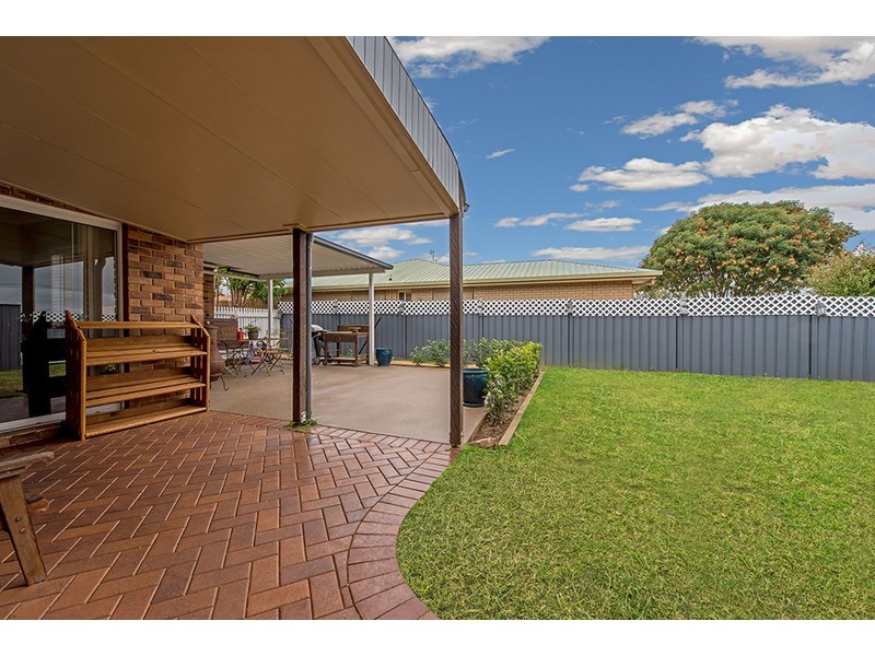 50 Liquidambar Street, Glenvale QLD 4350