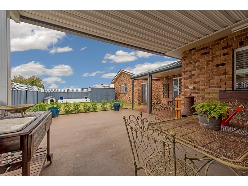 50 Liquidambar Street, Glenvale QLD 4350