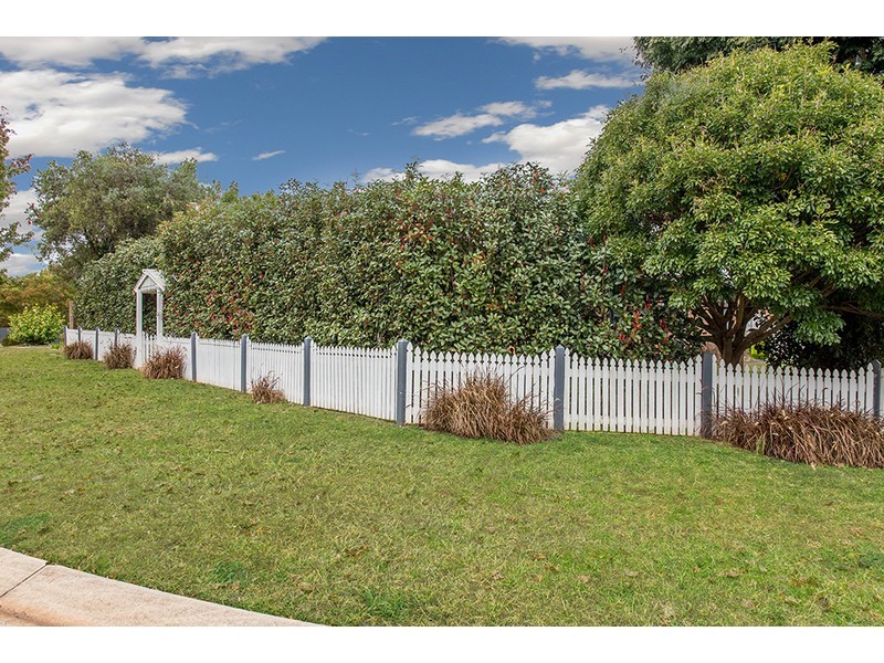 50 Liquidambar Street, Glenvale QLD 4350