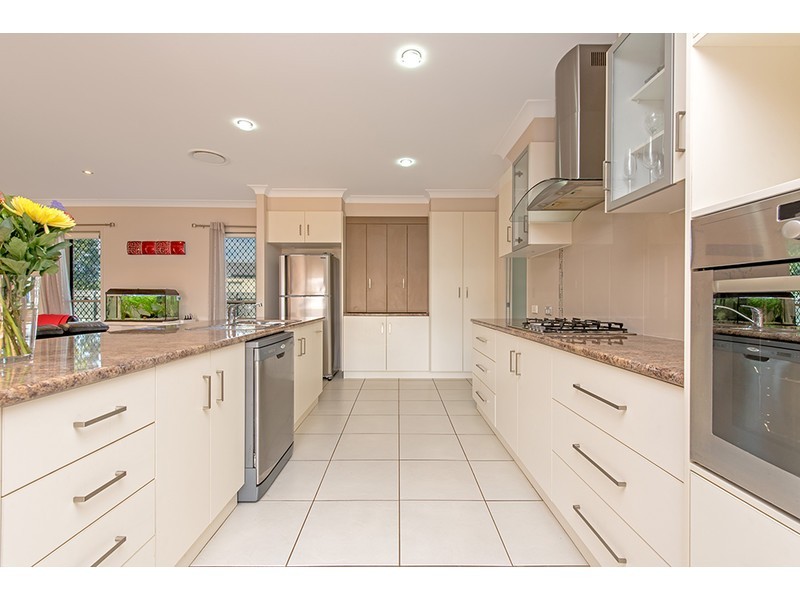 52 Holly Avenue, Cawdor QLD 4352