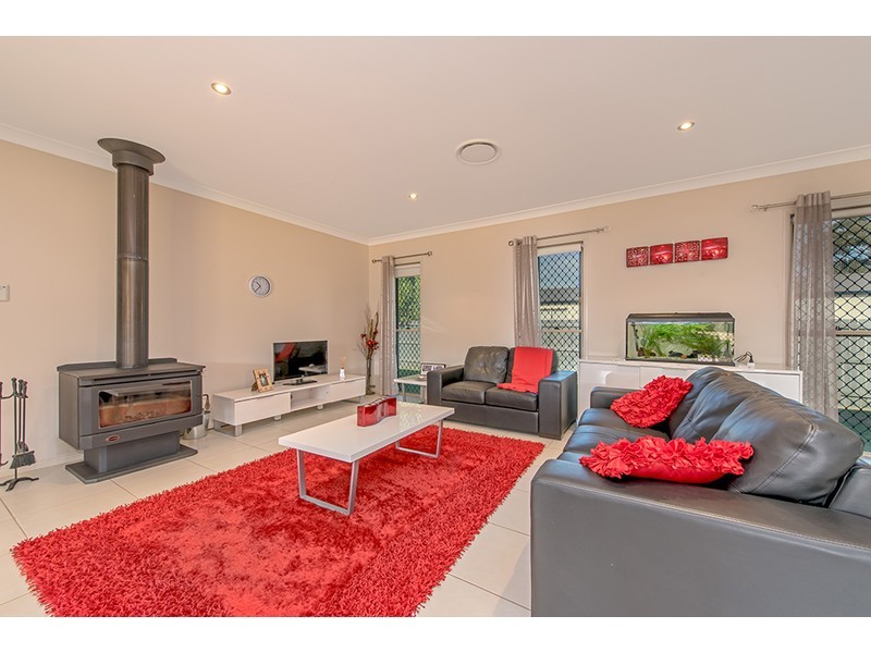 52 Holly Avenue, Cawdor QLD 4352