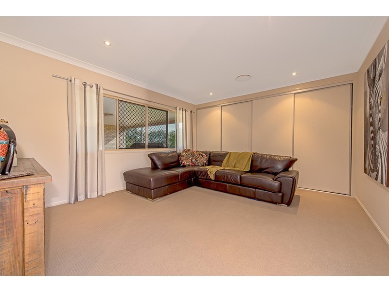 52 Holly Avenue, Cawdor QLD 4352