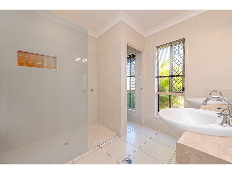 52 Holly Avenue, Cawdor QLD 4352