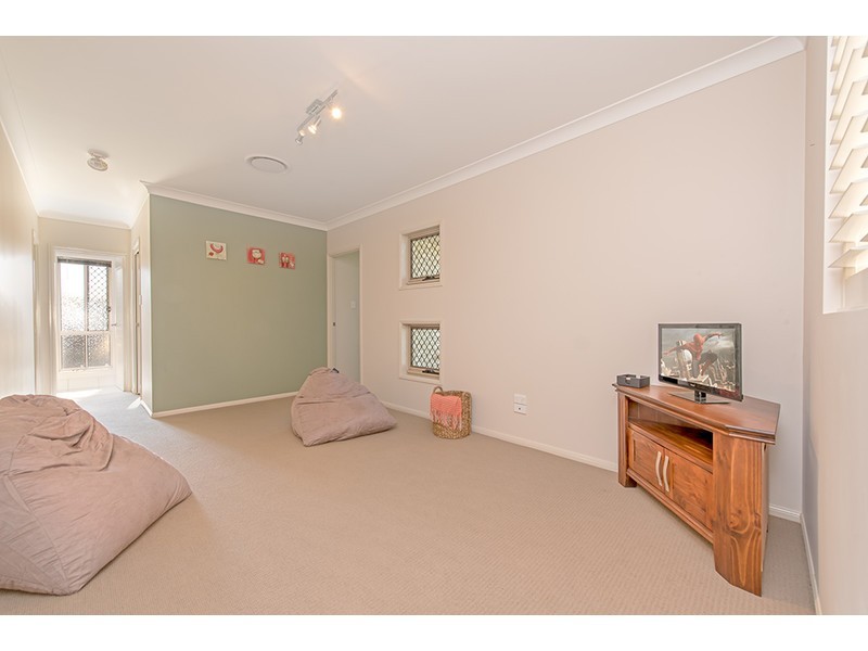 52 Holly Avenue, Cawdor QLD 4352