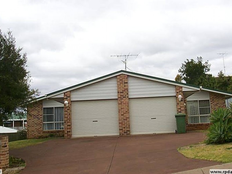 2/16 Horrocks Crescent, Kearneys Spring QLD 4350