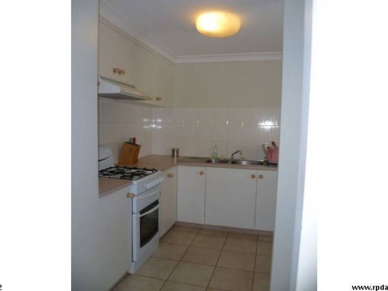 2/16 Horrocks Crescent, Kearneys Spring QLD 4350