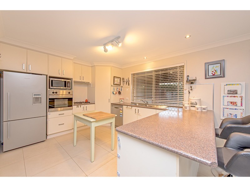 12 Chelwyn Street, Middle Ridge QLD 4350