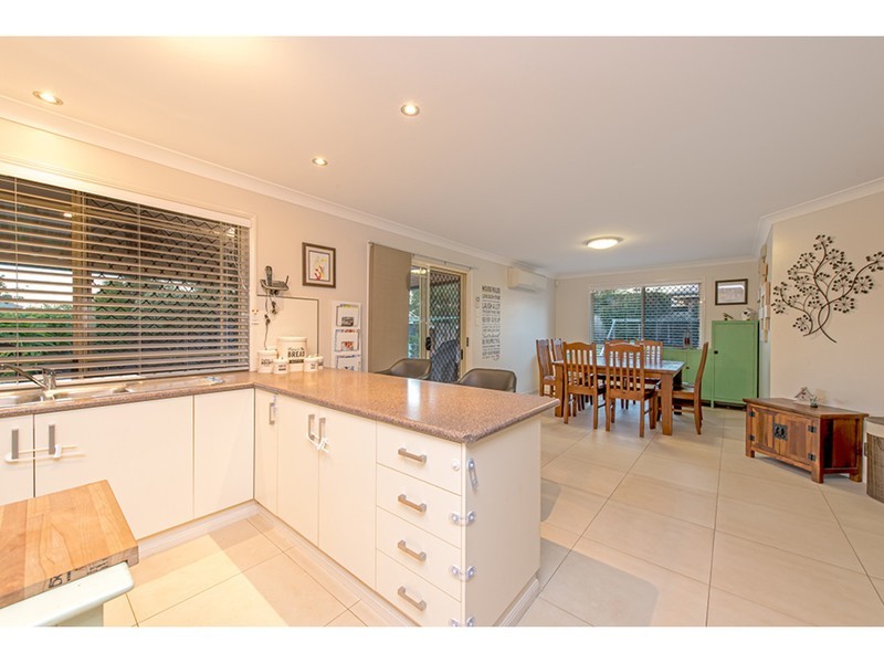 12 Chelwyn Street, Middle Ridge QLD 4350