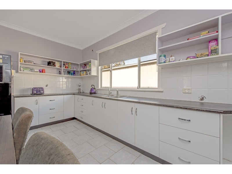 5a Cay Street, Newtown QLD 4350