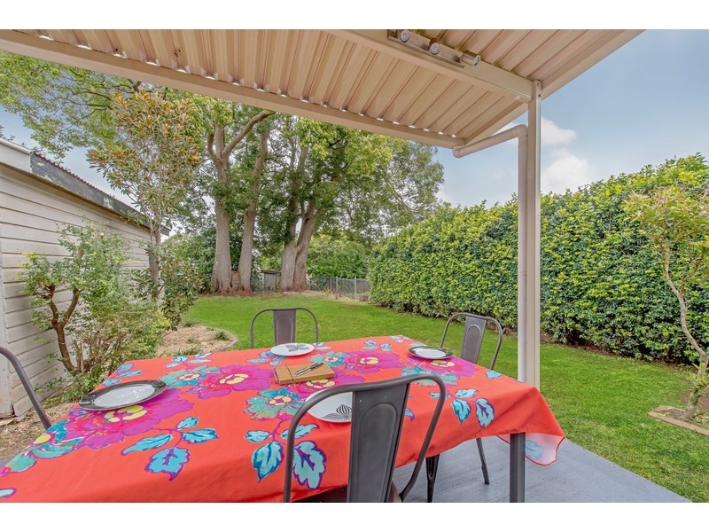 66 Alford Street, Mount Lofty QLD 4350