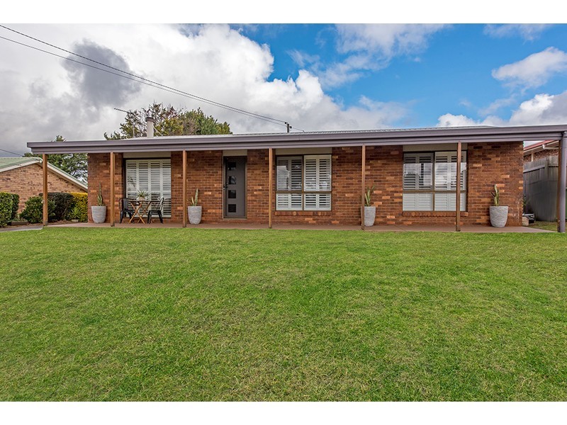 22 Kratzman Court, Kearneys Spring QLD 4350
