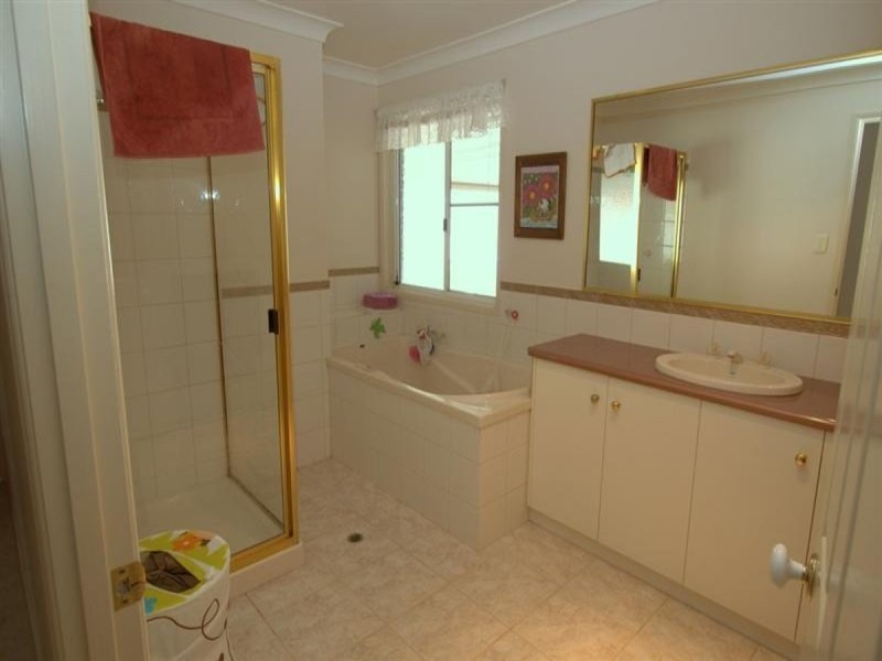 21 Mengel Court, Middle Ridge QLD 4350