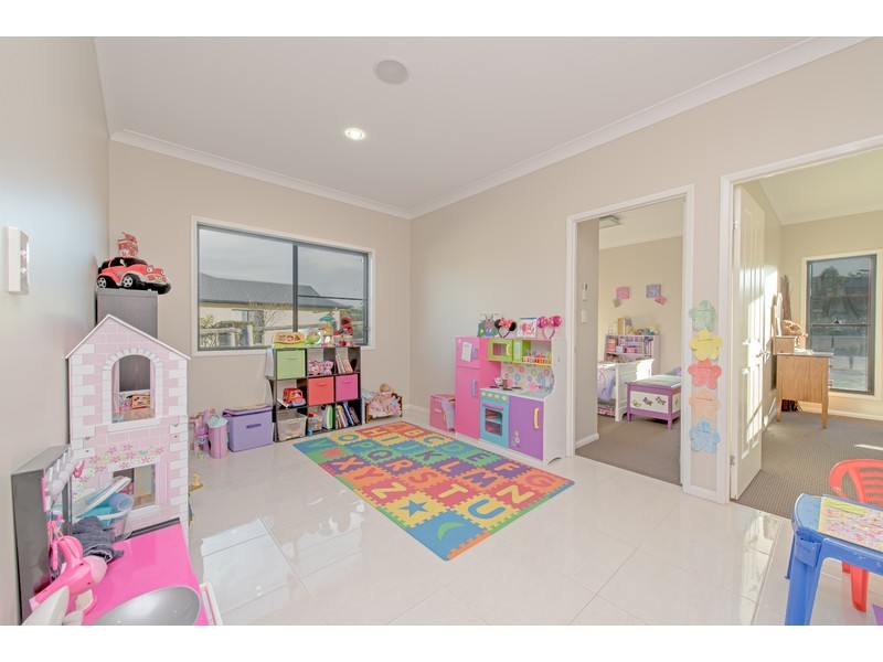 5 Northerly Drive, Hodgson Vale QLD 4352