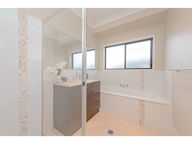 5 Northerly Drive, Hodgson Vale QLD 4352