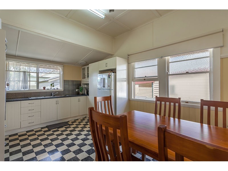 74 Taylor Street, Newtown QLD 4350