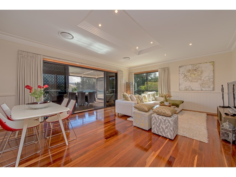 4 Windermere Drive, Hodgson Vale QLD 4352