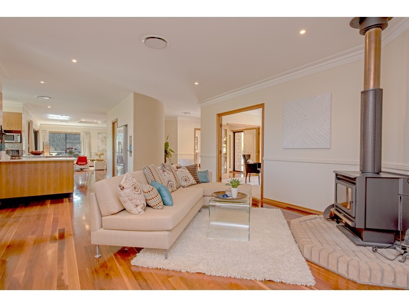 4 Windermere Drive, Hodgson Vale QLD 4352