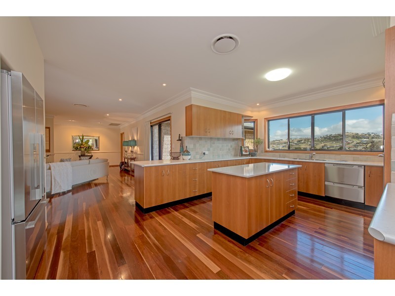4 Windermere Drive, Hodgson Vale QLD 4352