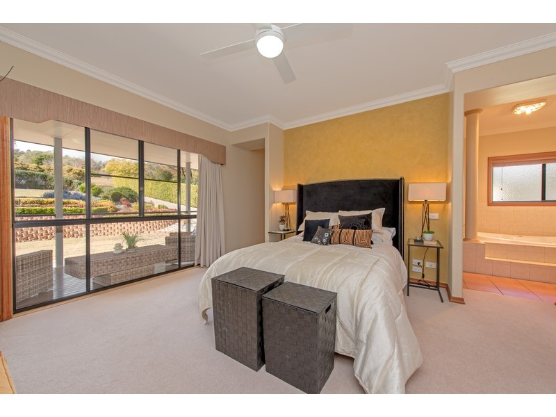 4 Windermere Drive, Hodgson Vale QLD 4352